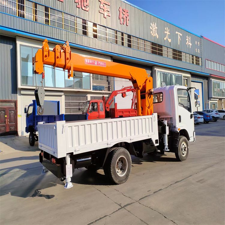 铁西区三轮随车吊定制 农用改装机自备吊中瑞长期出售